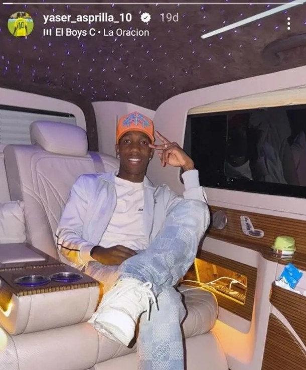 Asprilla bu paylaşımı gelen tepkiler sonrası hemen kaldırdı