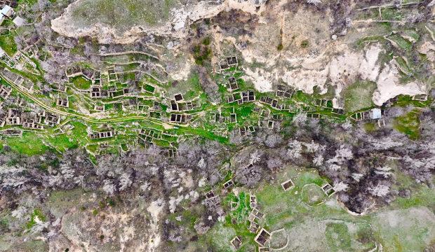 Y&uuml;zlerce kilometre uzaktaki 'Eski Mardin': 1993'ten beri kendi haline terk edildi