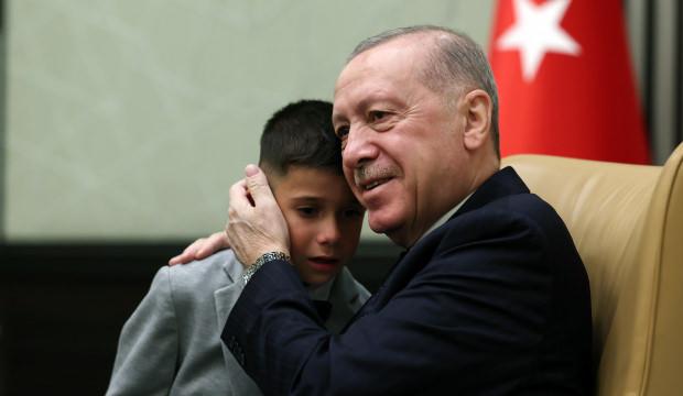 23 Nisan'da K&uuml;lliye'de duygusal anlar! Erdoğan g&ouml;zyaşlarını tutamadı