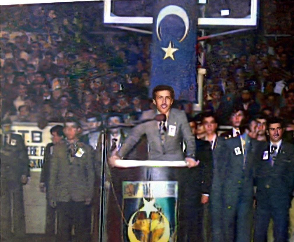 Cumhurbaşkanı Recep Tayyip Erdoğan, gençlik yıllarda teşkilatın orta öğrenim kademelerinde aktif görevler almış ve 1975-1976 yıllarında Kültür Müdürlüğü görevini üstlenmişti.