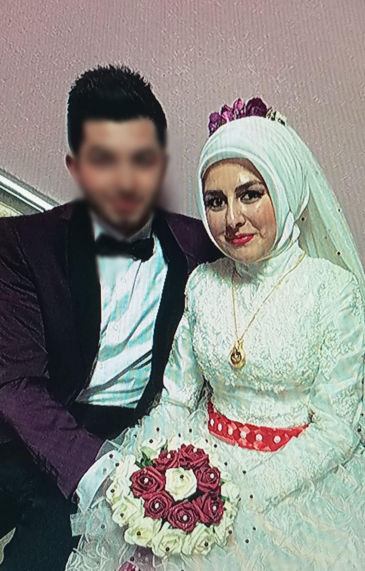 Meltem Ç. (33), boşanma aşamasında olduğu eşi İ.Ç. (30)
