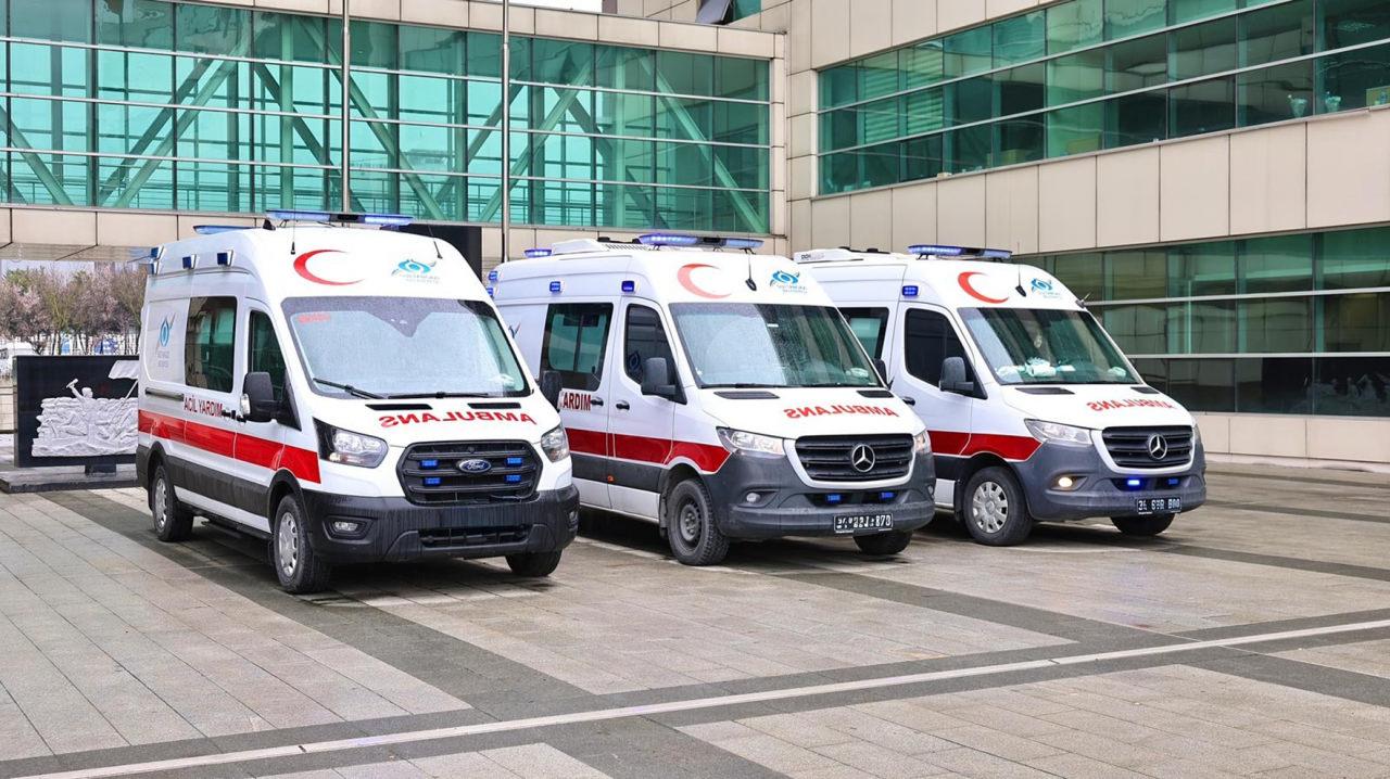 Belediyenin kendi öz kaynaklarıyla satın aldığı 3 ambulans, hasta yakınlarının hayatını kolaylaştırıyor. 
