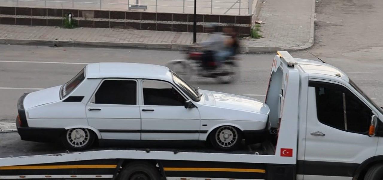  Modifiyeli araç nedeniyle ceza yedi. 