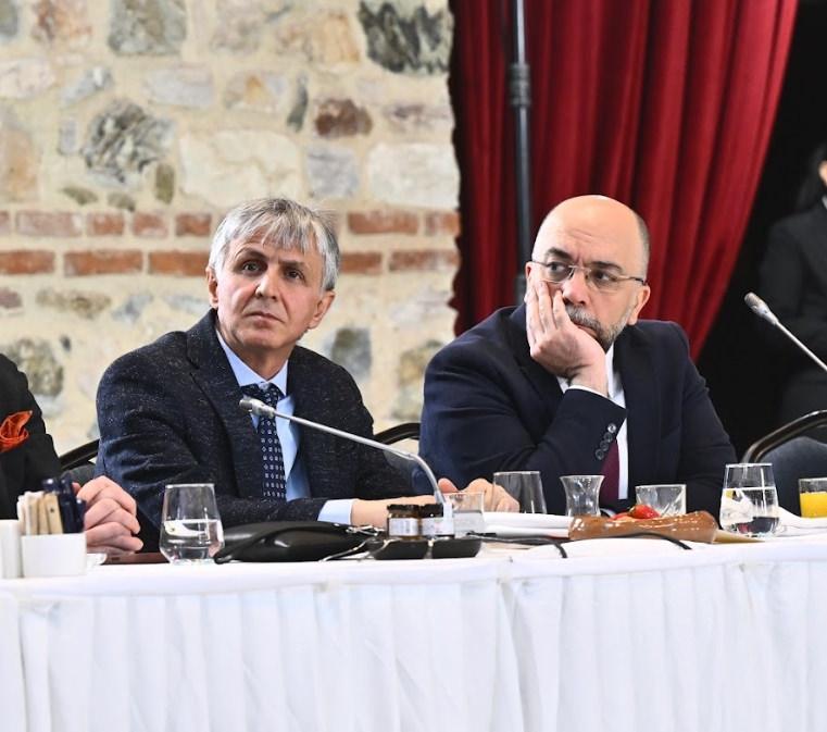 Kanal 7 Haber Daire Başkanı Mehmet Yazıharman (solda)