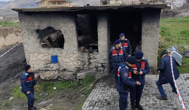 Tavanı &ccedil;&ouml;ken fırının enkazı altında kalan kadın &ouml;ld&uuml;