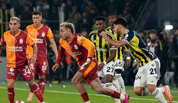 Ahmet &Ccedil;akar'dan Galatasaray-Fenerbah&ccedil;e derbisi i&ccedil;in &ccedil;ok konuşulacak yorum! 'Parampar&ccedil;a...'