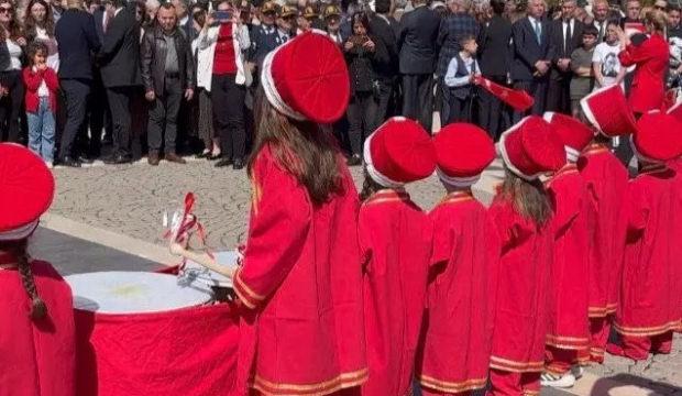 AK Partili Acar'dan 'mehter' provokasyonuna tepki: 'Ana muhalefet bu halde'