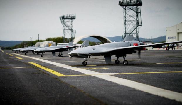 BAYKAR'dan yeni dolanan m&uuml;himmat! Sivrisinek sahneye &ccedil;ıktı!