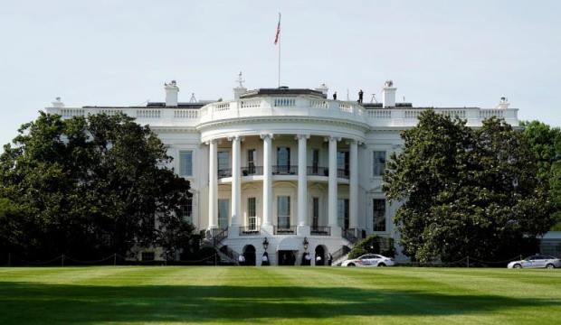 Beyaz Saray&rsquo;da s&uuml;rpriz ayrılık: Kritik koltukta ani değişim! Bakan g&ouml;revden ayrılacak