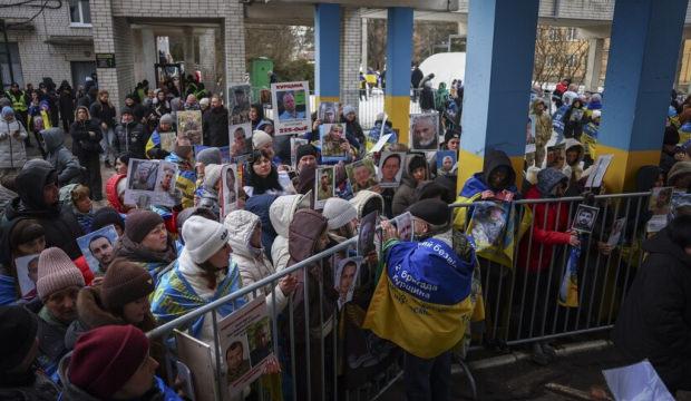 Cephede &ccedil;atışma, masada takas: Rusya ve Ukrayna&rsquo;dan eş zamanlı adım