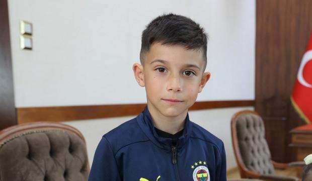 Cumhurbaşkanı Erdoğan'ı g&ouml;r&uuml;nce g&ouml;zyaşlarını tutamayan Mutlucan duygularını anlattı