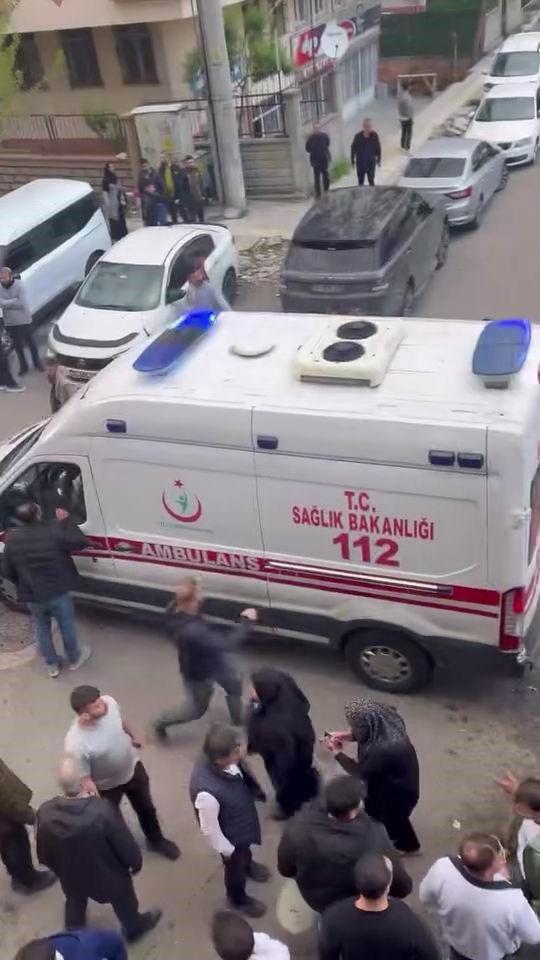 Olay yerine ekipler sevk edildi. 