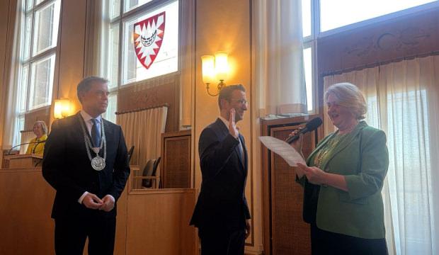 Kiel&rsquo;de tarihi an: T&uuml;rk k&ouml;kenli başkan g&ouml;reve başladı!