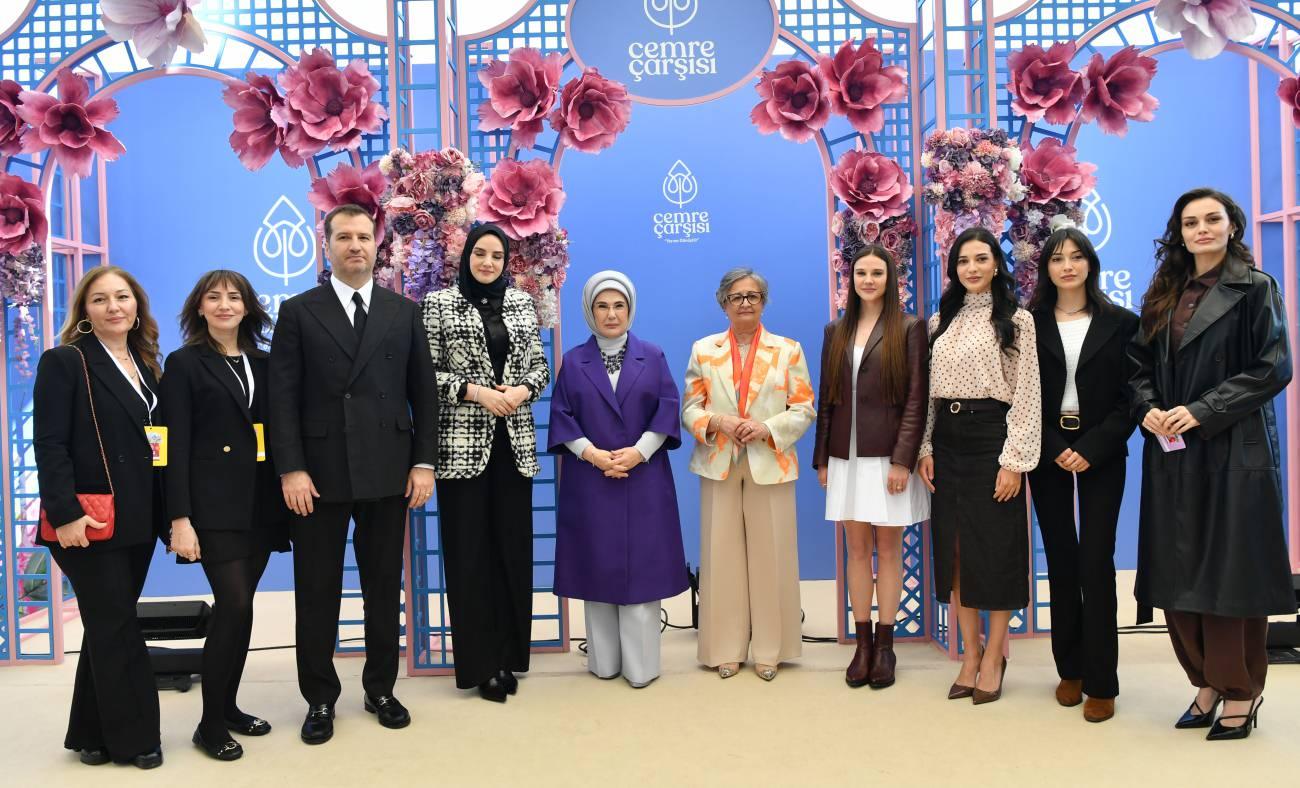 Emine Erdoğan, TOGEM-DER'in geleneksel "Cemre &Ccedil;arşısı"nın a&ccedil;ılışına katıldı: