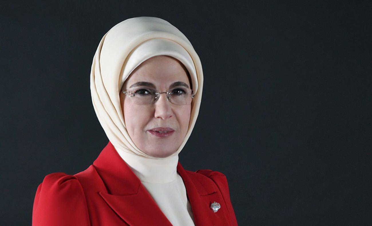 Emine Erdoğan'dan 23 nisan mesajı