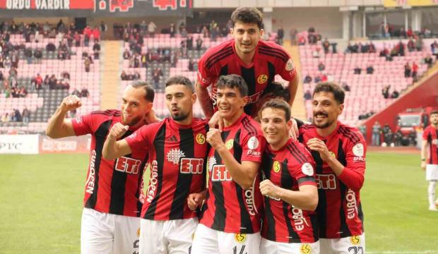 Eskişehirspor TFF 2. Lig hedefine kilitlendi! 2 final ma&ccedil;ı oynayacaklar