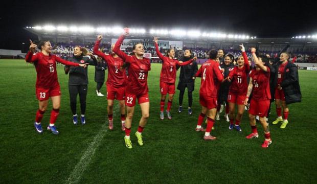 FIFA yeni sıralamayı duyurdu! Milli Takım 7 basamak y&uuml;kseldi