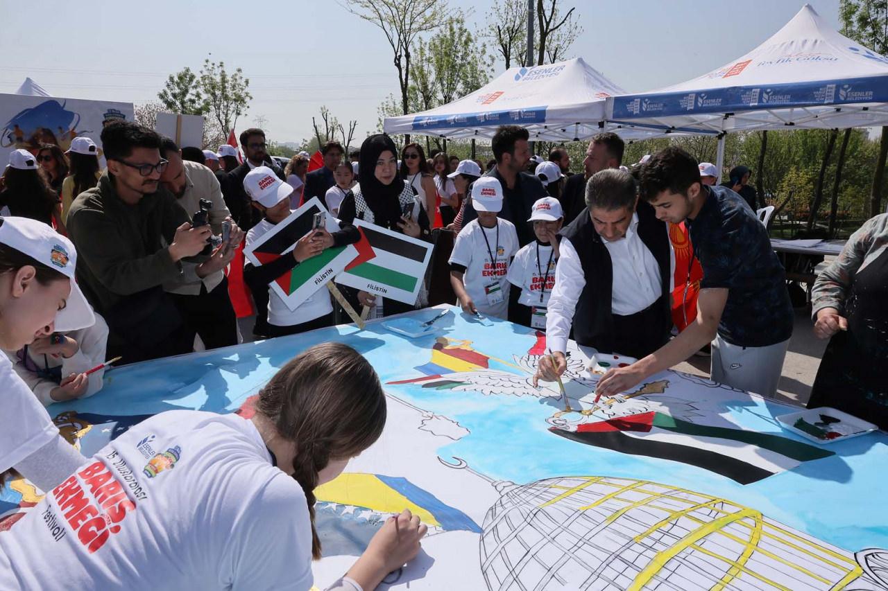 Festival kapsamında çeşitli etkinlikler düzenleniyor