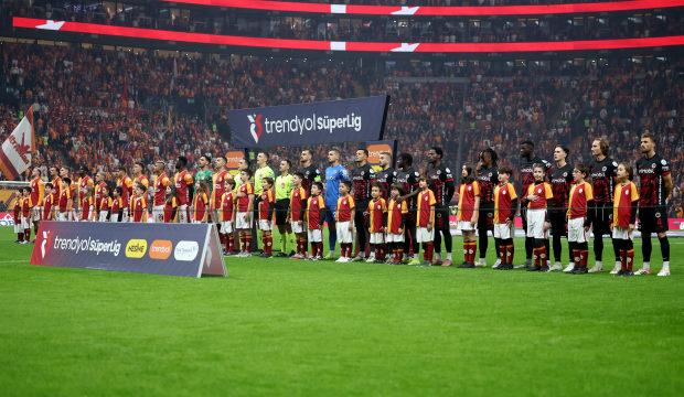 Galatasaray derbi &ouml;ncesi kupada test ma&ccedil;ında! Okan Buruk rotasyon yapacak