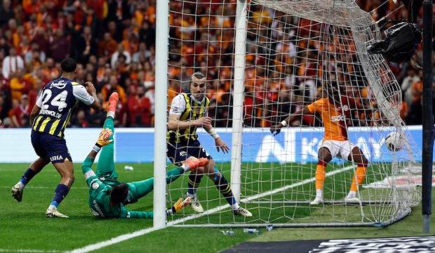 Galatasaray RAMS Park'ta Fenerbah&ccedil;e'yi yenmekte zorlanıyor!