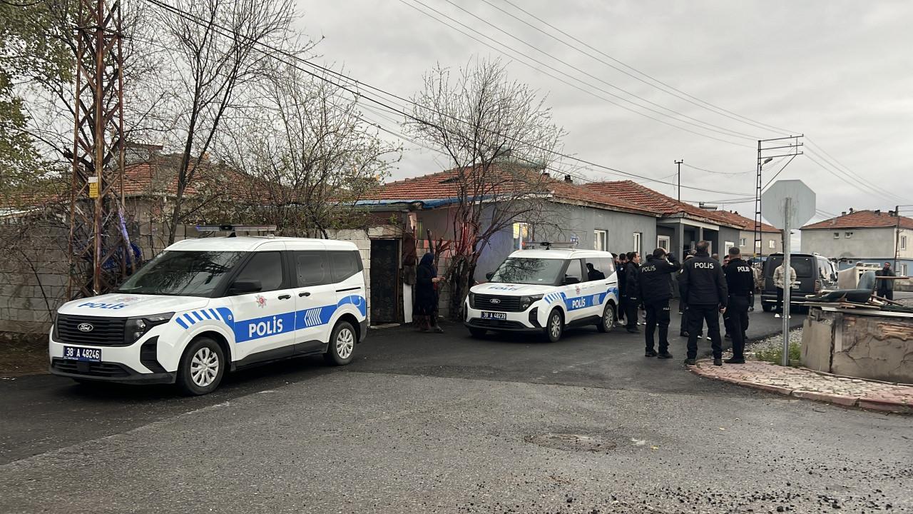 Olay yerine çok sayıda ekip sevk edildi. 