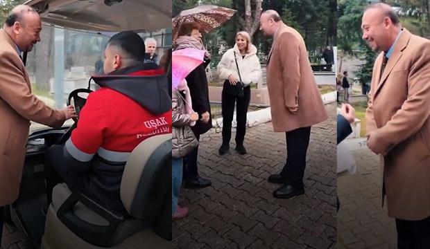 'Kaset&ccedil;i' &Ouml;zkan Yalım'ın mezarlık ziyareti viral oldu: 'Elimden geleni yapıyorum'