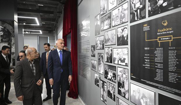 K&uuml;lt&uuml;r ve Turizm Bakanı Ersoy, "Fuadname" sergisinin a&ccedil;ılışına katıldı