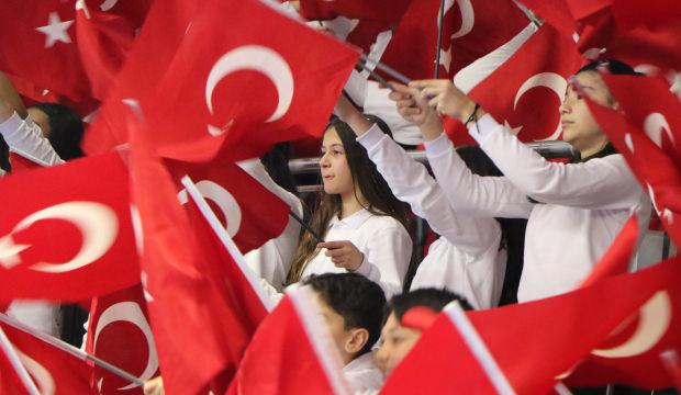 Kul&uuml;pler, 23 Nisan Ulusal Egemenlik ve &Ccedil;ocuk Bayramı'nı kutladı