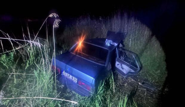 Manisa'da korkun&ccedil; kaza: Otomobil kanala u&ccedil;tu! &Ouml;l&uuml; ve yaralılar var!