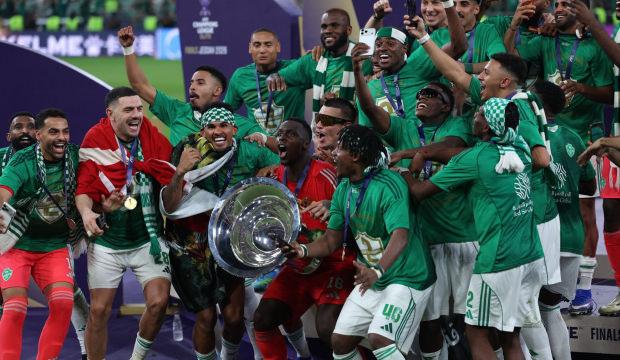 Merih Demiral'ın takımı Al Ahli Asya'nın en b&uuml;y&uuml;ğ&uuml;! &Uuml;st &uuml;ste 2. kez kazandılar