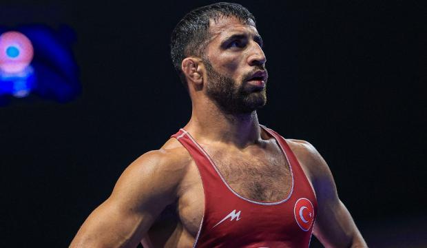 Milli g&uuml;reş&ccedil;imiz Murat Fırat, Avrupa ikincisi!
