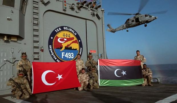 MSB Libya'daki nefes kesen &ouml;zel kuvvetler tatbikatının g&ouml;r&uuml;nt&uuml;lerini paylaştı