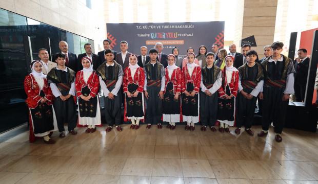 M&uuml;zik ve tarih i&ccedil; i&ccedil;e: T&uuml;rkiye K&uuml;lt&uuml;r Yolu Festivali Şanlıurfa'da kapılarını a&ccedil;tı!