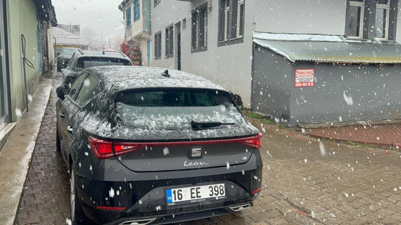 Karlıova'dan kar yağdı
