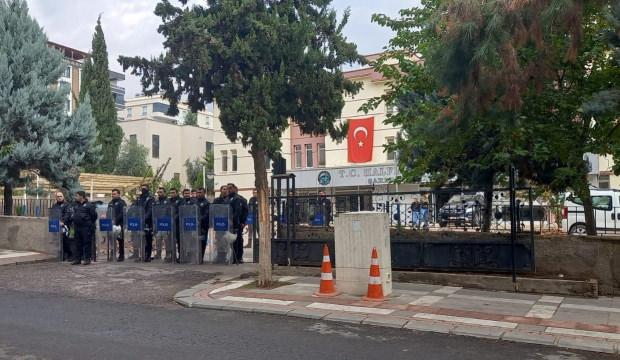 Son dakika: Bir belediyeye daha operasyon! Eski AK Partili başkan da g&ouml;zaltına alındı...