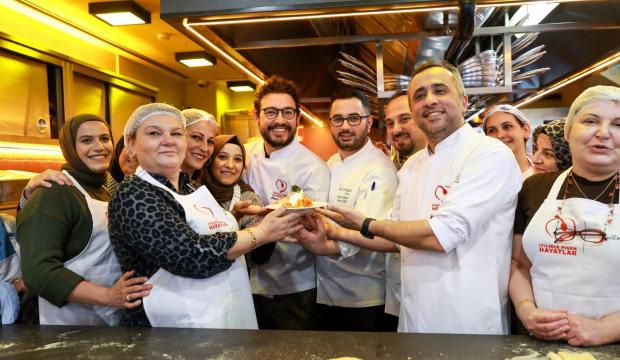 &Uuml;nl&uuml; Şef Danilo Zanna depremzede kadınlarla aynı mutfakta buluştu