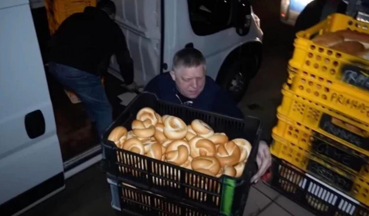 Slovakya Başbakanı Robert Fico bir fırının gece vardiyasında mesai yaptı.