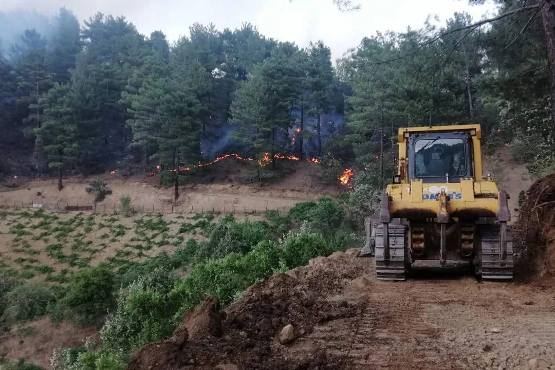 18 saatin ardından yangın kontrol altına alındı. 