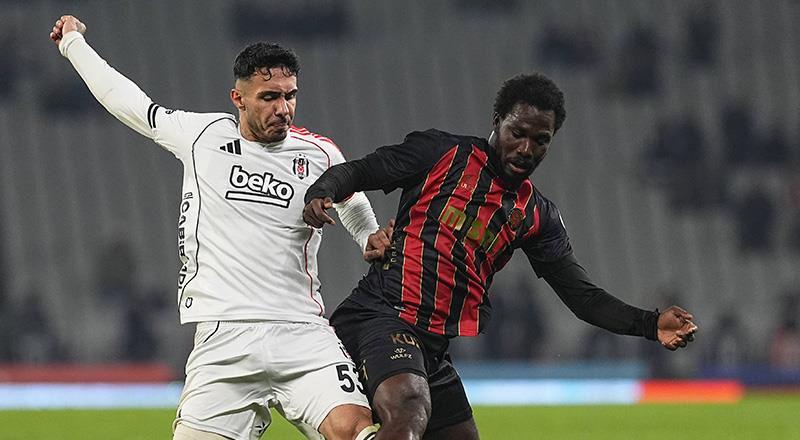 Sezonun ilk yarısında oynanan Fatih Karagümrük - Beşiktaş maçından bir görsel