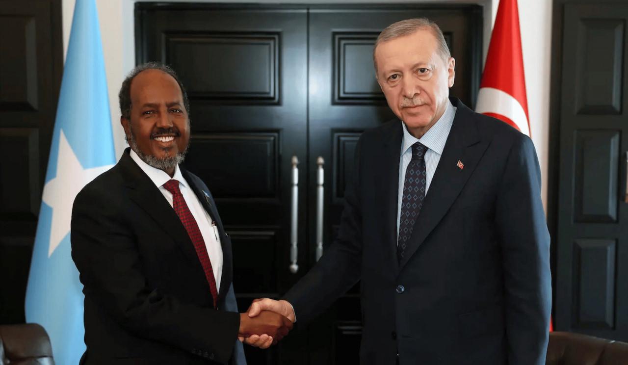 Somali Cumhurbaşkanı Hasan Şeyh Mahmud ve Türkiye Cumhuriyeti Cumhurbaşkanı Recep Tayyip Erdoğan