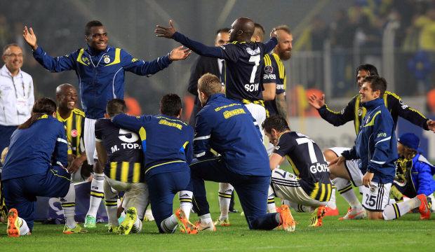 Fenerbah&ccedil;e'nin efsane golc&uuml;s&uuml; hocalığa aday oldu! Desteklediği başkanı duyurdu