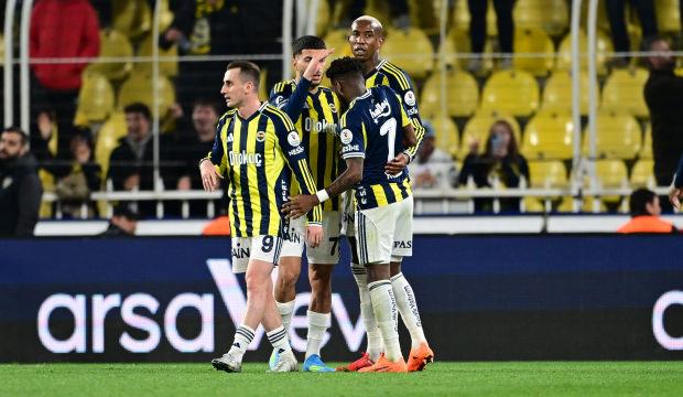 Anderson Talisca hat-trick yaptı! Fenerbah&ccedil;e Başakşehir'i devirdi