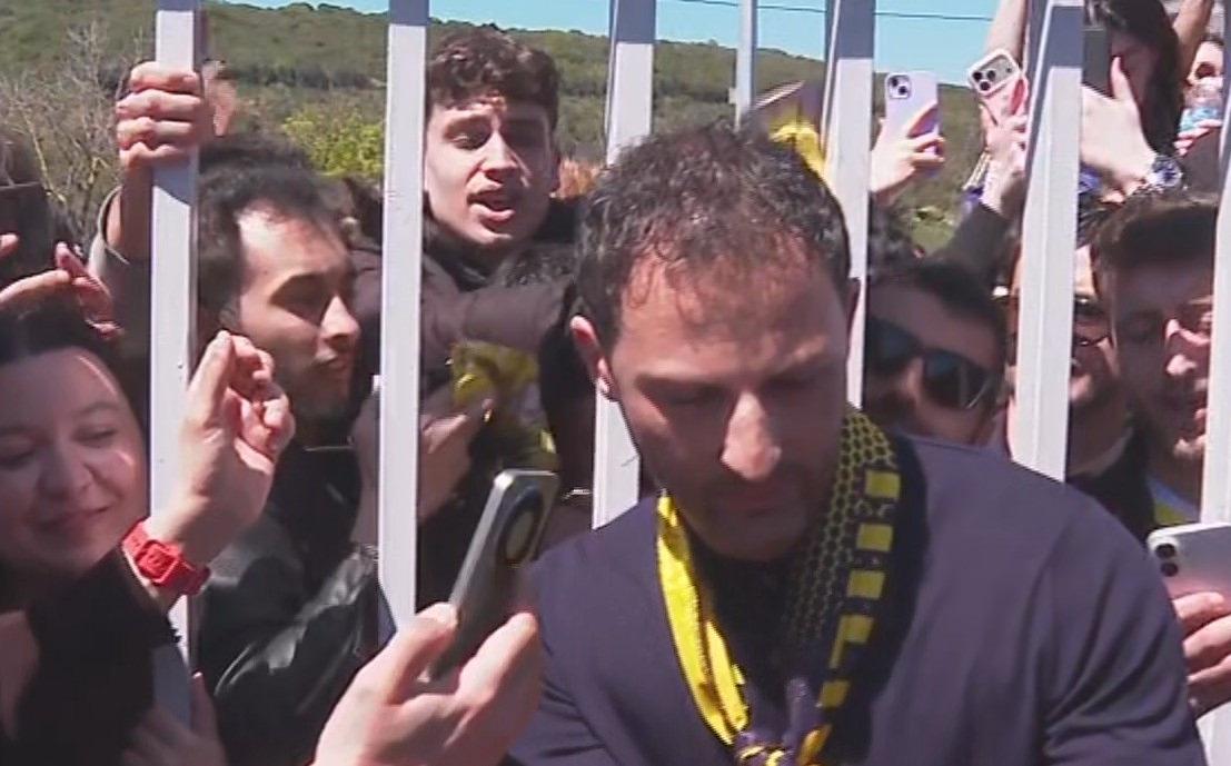 Tedesco, taraftarların fotoğraf isteklerini geri çevirmedi