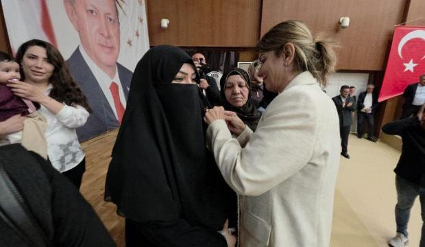 CHP ve YRP&rsquo;den ayrılan 100 kişi AK Parti&rsquo;ye katıldı