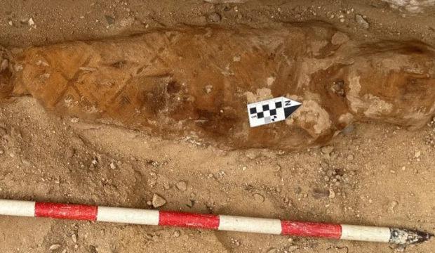 D&uuml;nyada bir ilk! Mısır'da bulundu: Mumyanın karnından &ccedil;ıktı