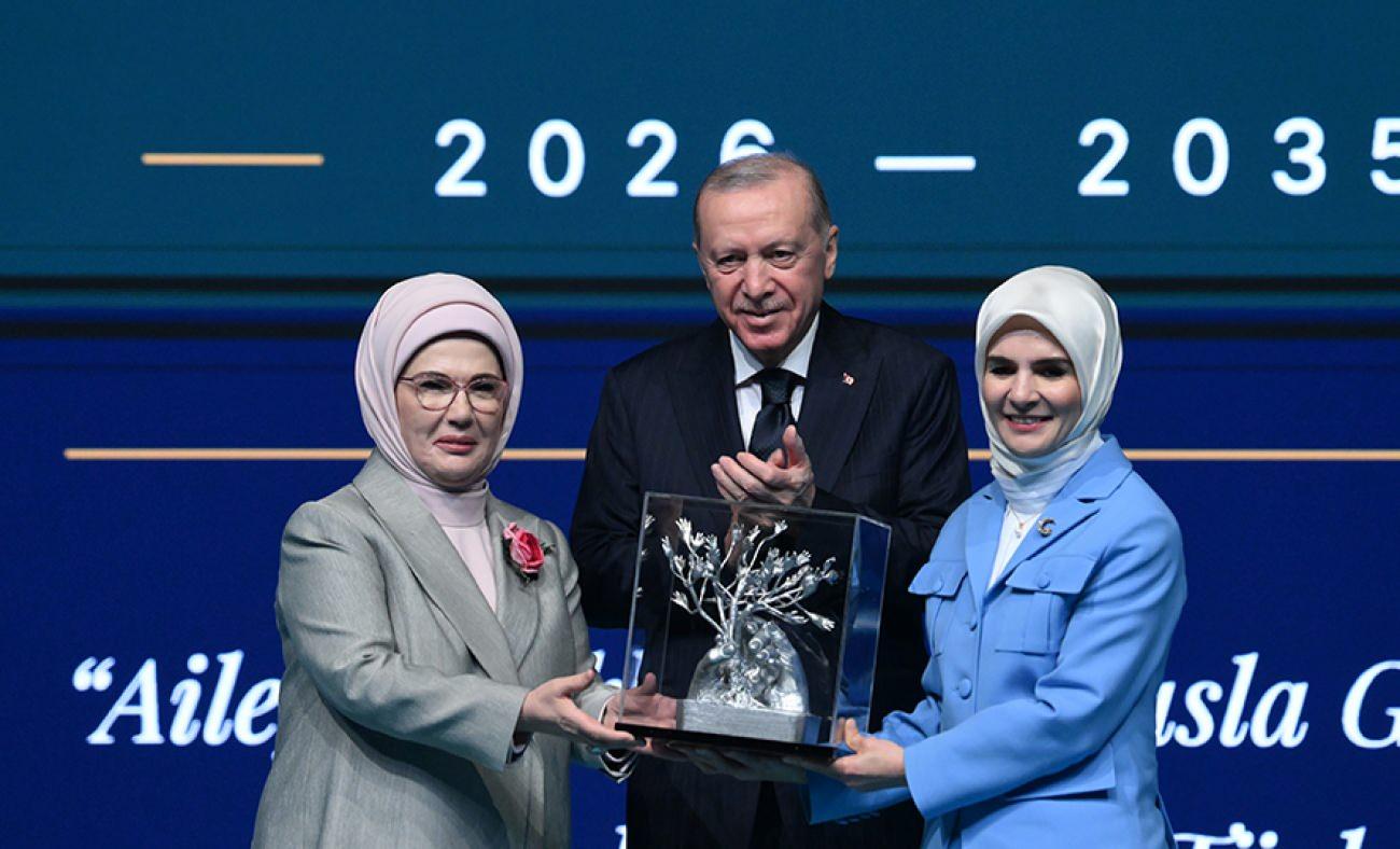 Emine Erdoğan'dan "Aile ve N&uuml;fus On Yılı Vizyon Belgesi Tanıtım Programı" paylaşımı