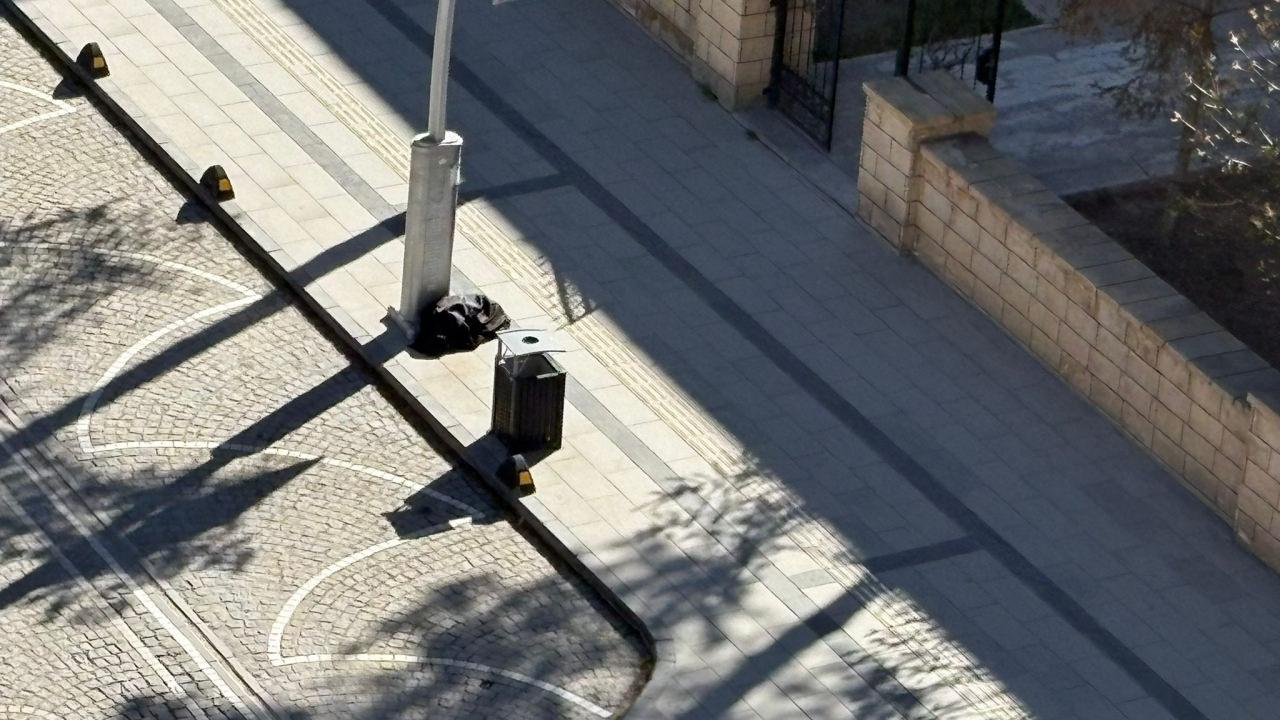 Olay yerine çok sayıda ekip sevk edildi. 