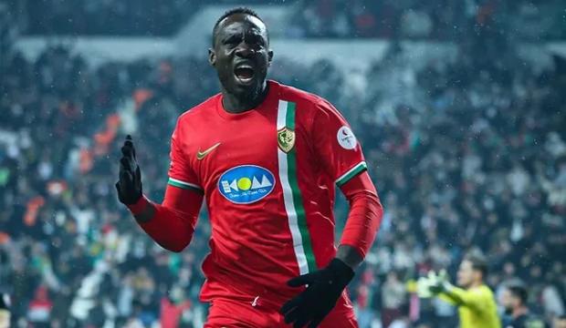 Hem S&uuml;per Lig hem 1. Lig'de gol rekoru kırdı! 'Geri d&ouml;n&uuml;p kendimi ge&ccedil;eceğim'