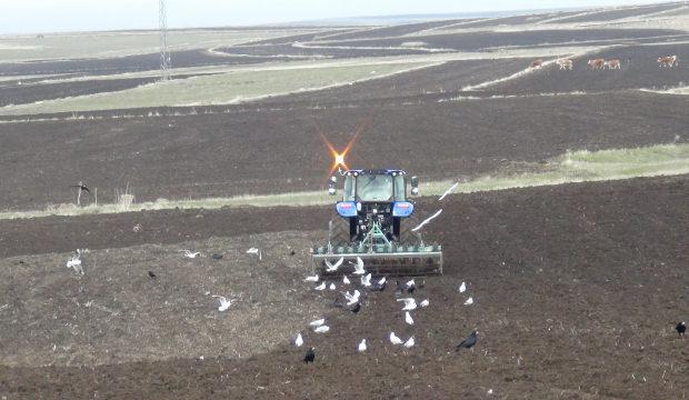 Kars&rsquo;ta soğuk hava tarımı aksattı, &ccedil;ift&ccedil;i ekim i&ccedil;in zamanla yarışıyor