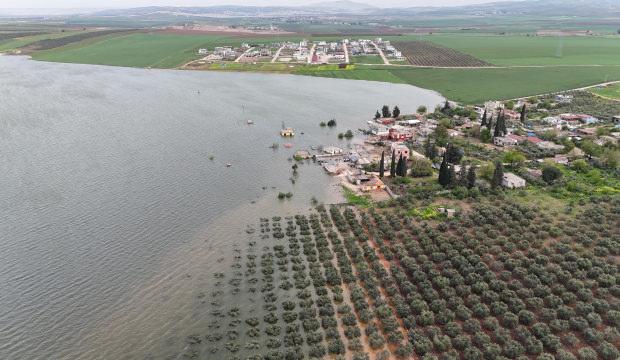 Kuraklıktan sular altına: Hatay'da aşırı yağışlar iki k&ouml;y&uuml; yuttu